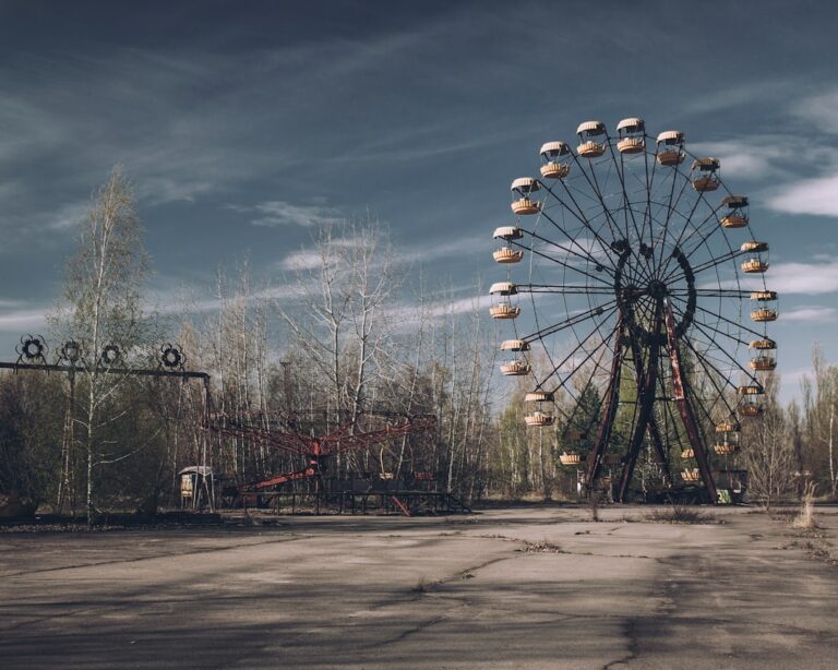 Photo Abandoned amusement park